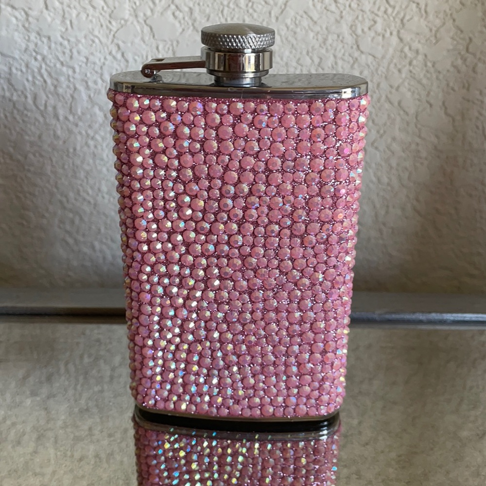 💫CLOSING SALE💫 Pink rhinestone flask